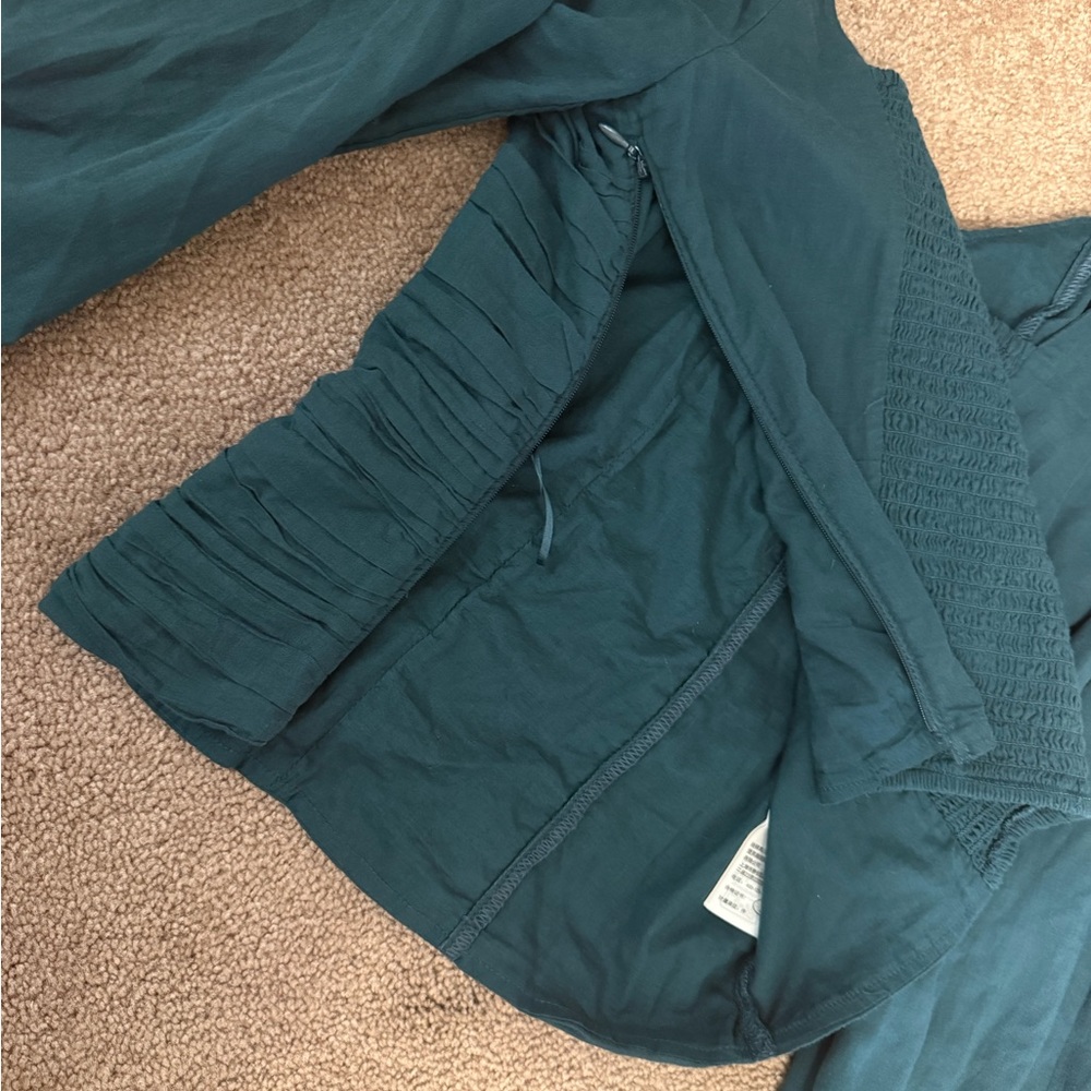 Abercrombie & Fitch Women’s Teal Ruched V-Neck Long Sleeve Top - Picture 4 of 5